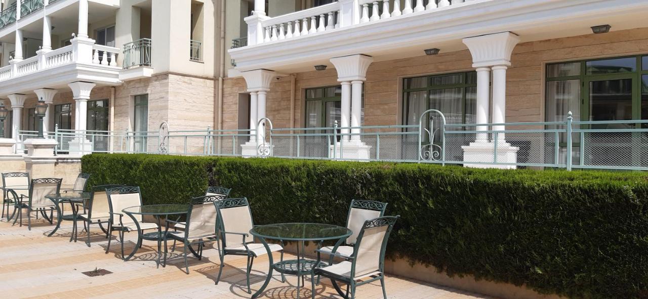 Apartcomplex Splendid Saints Constantine and Helena Esterno foto