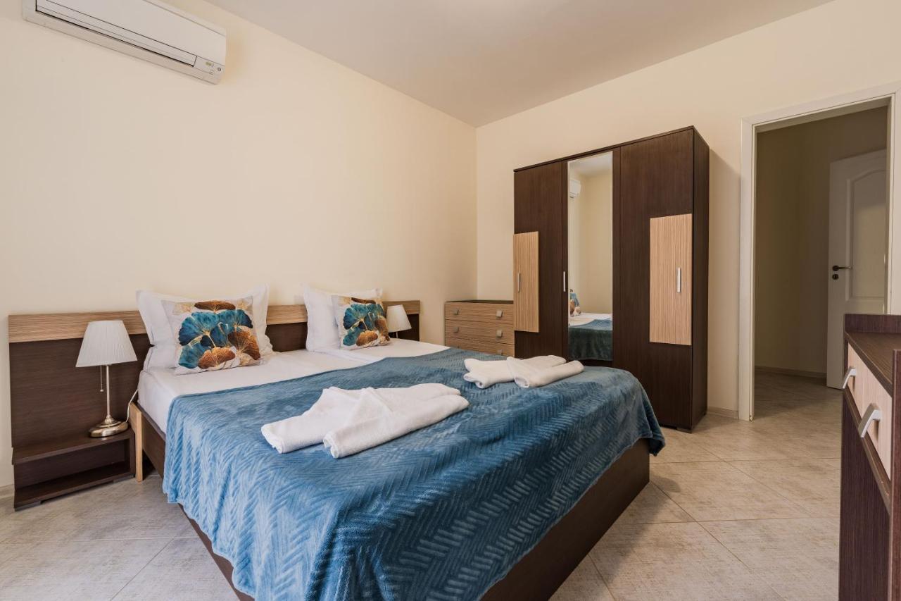 Apartcomplex Splendid Saints Constantine and Helena Esterno foto