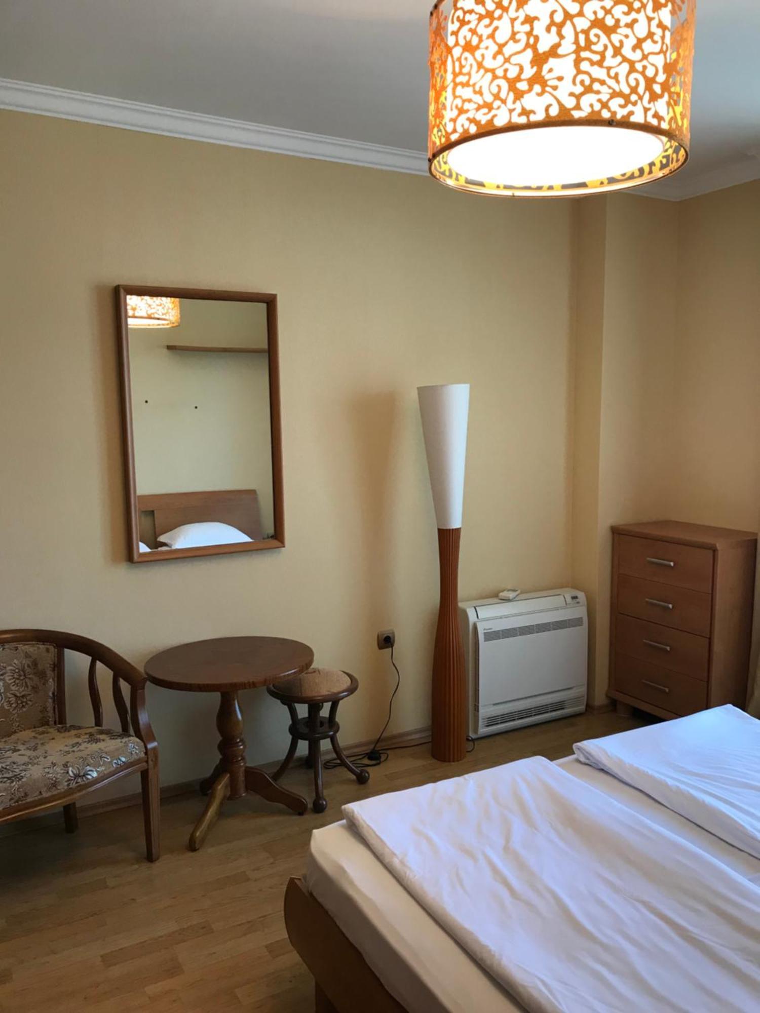 Apartcomplex Splendid Saints Constantine and Helena Esterno foto