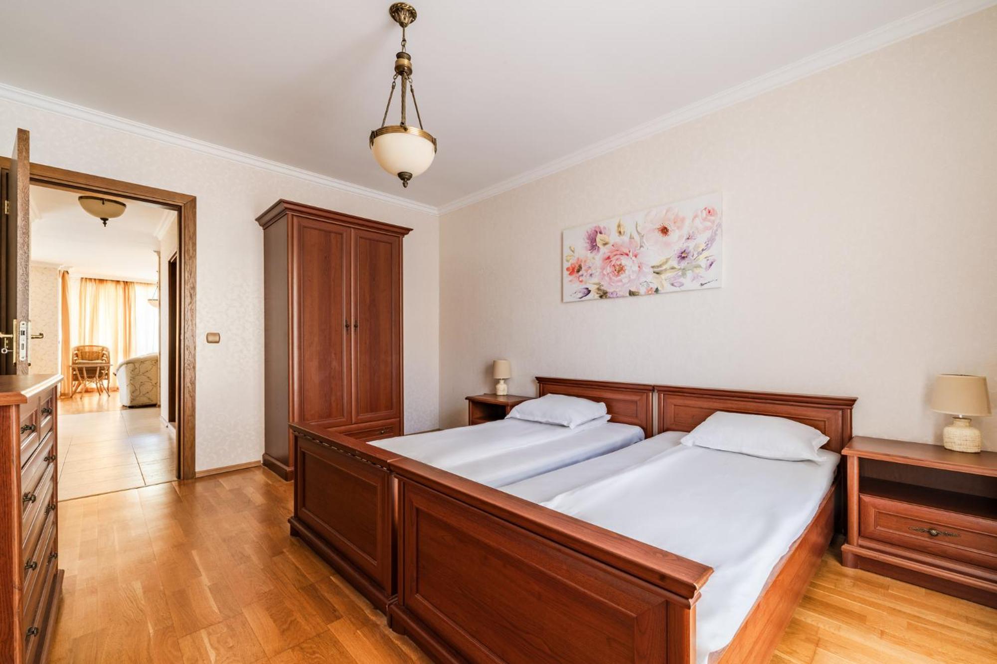 Apartcomplex Splendid Saints Constantine and Helena Esterno foto