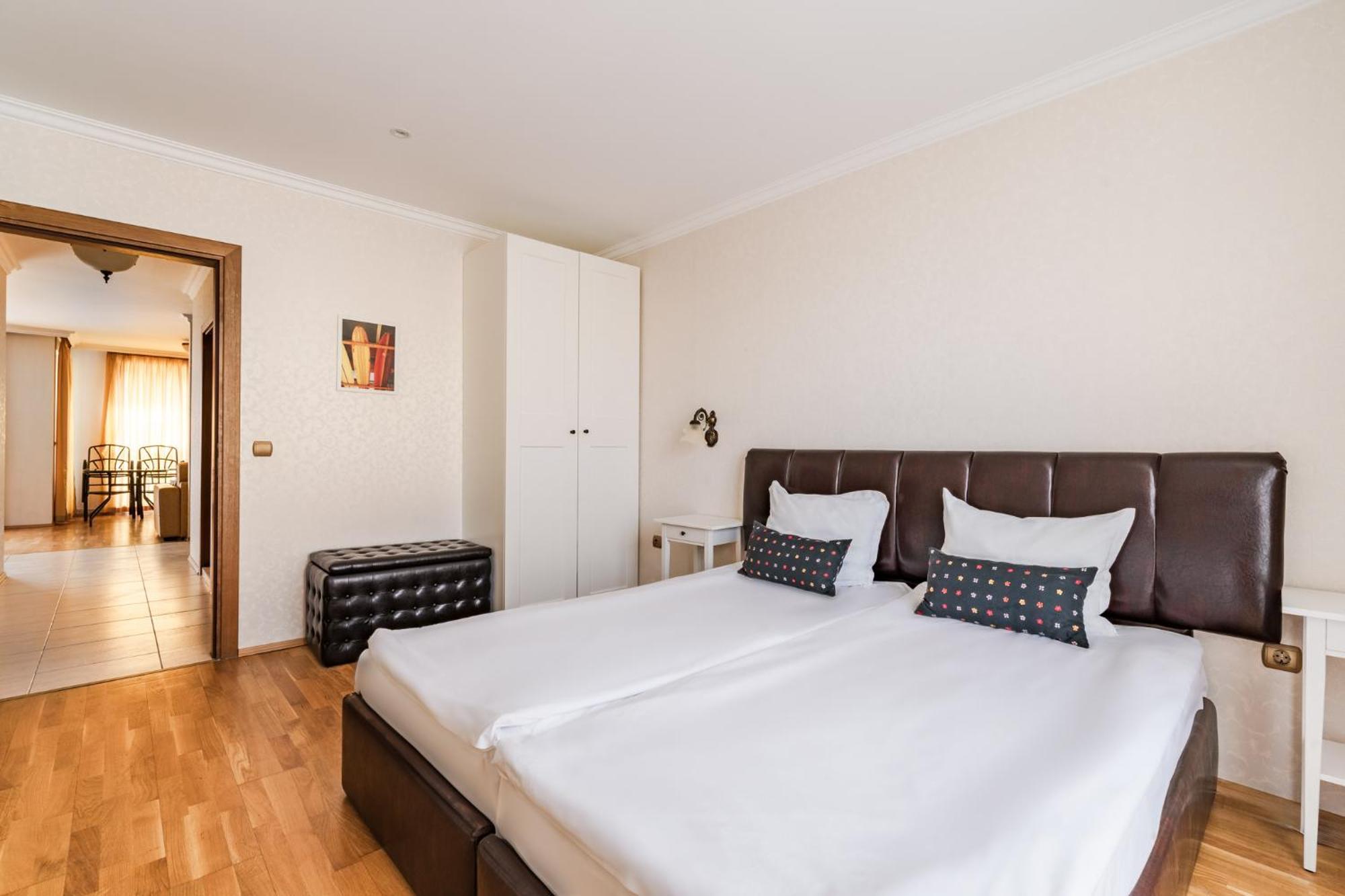 Apartcomplex Splendid Saints Constantine and Helena Esterno foto