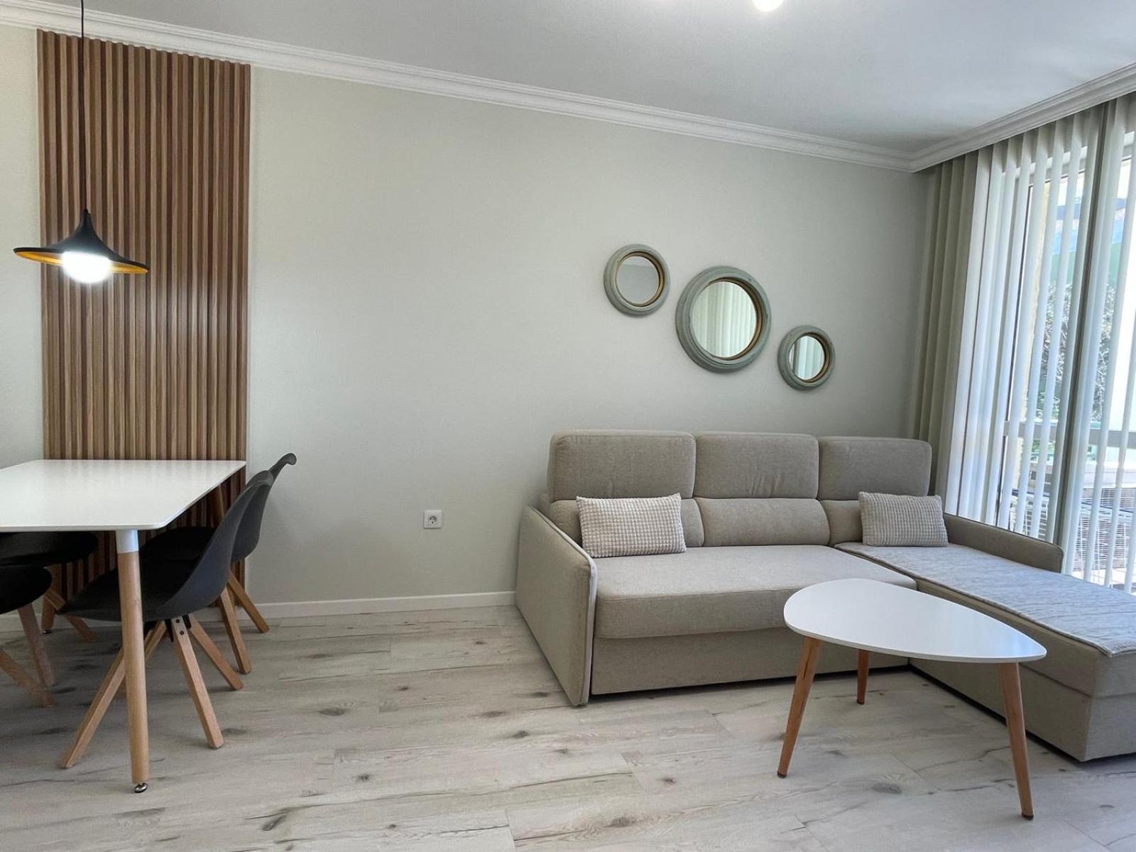 Apartcomplex Splendid Saints Constantine and Helena Esterno foto