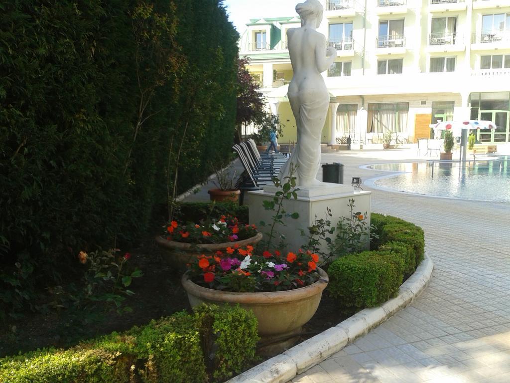 Apartcomplex Splendid Saints Constantine and Helena Esterno foto